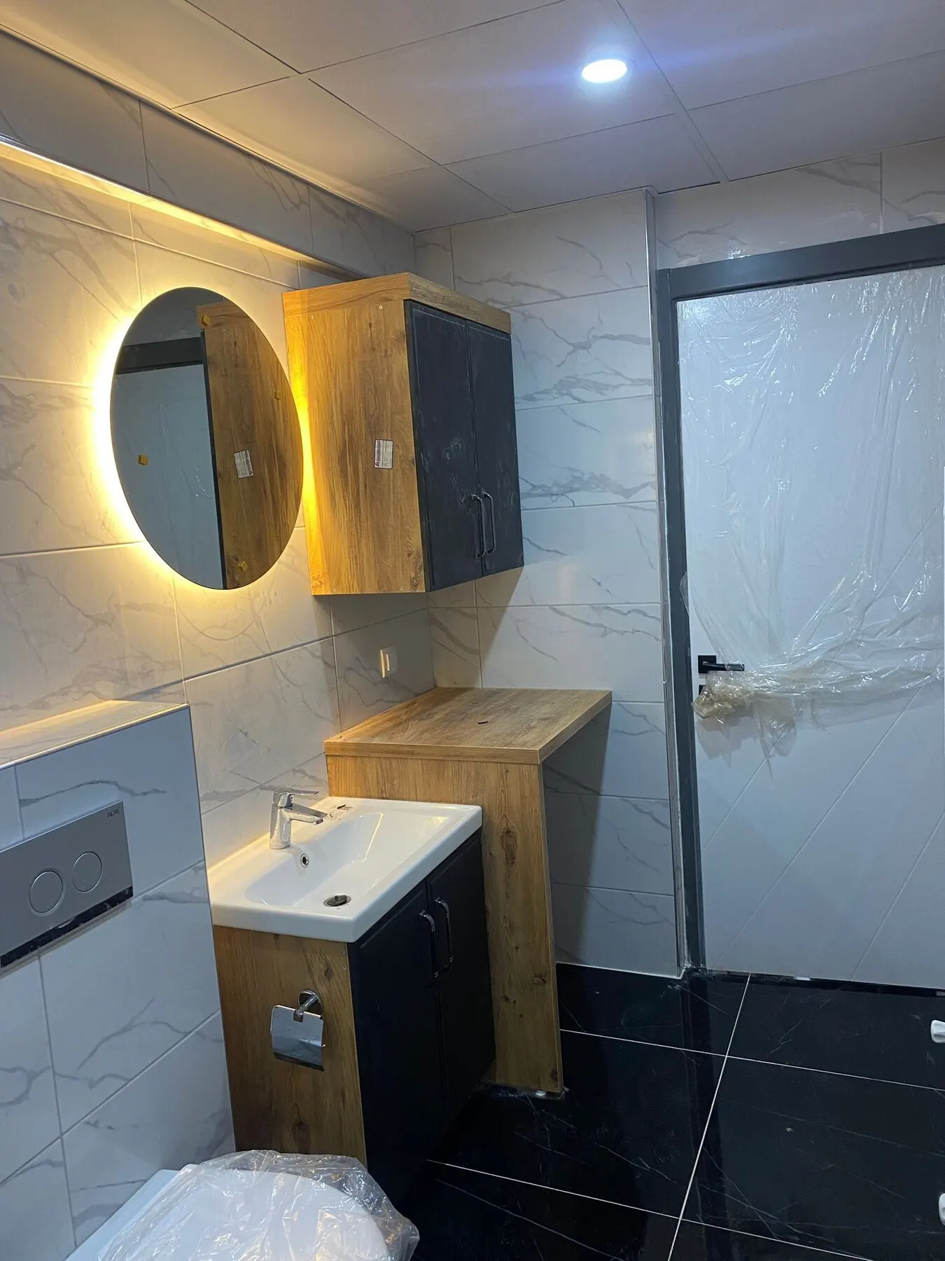 Led aynalı banyo dolabı uygulaması